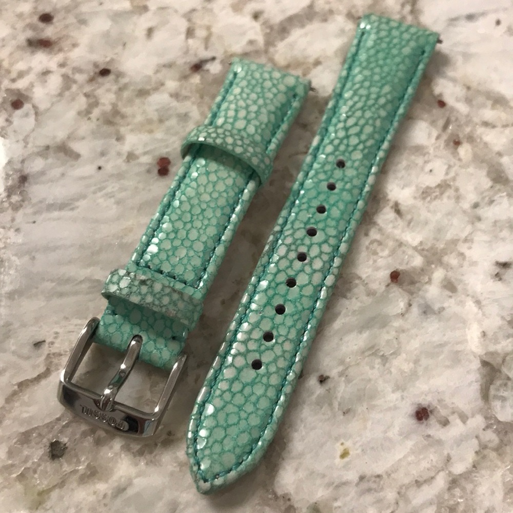 Fossil 18mm leather watch band in Sea Foam